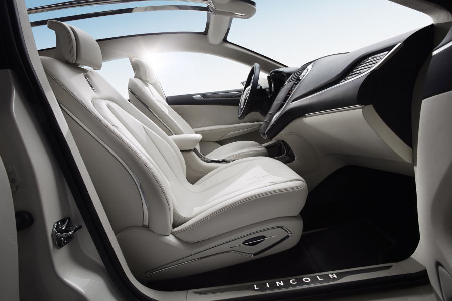  Lincoln MKC Concept 2013 года  (фото 9 из 39)